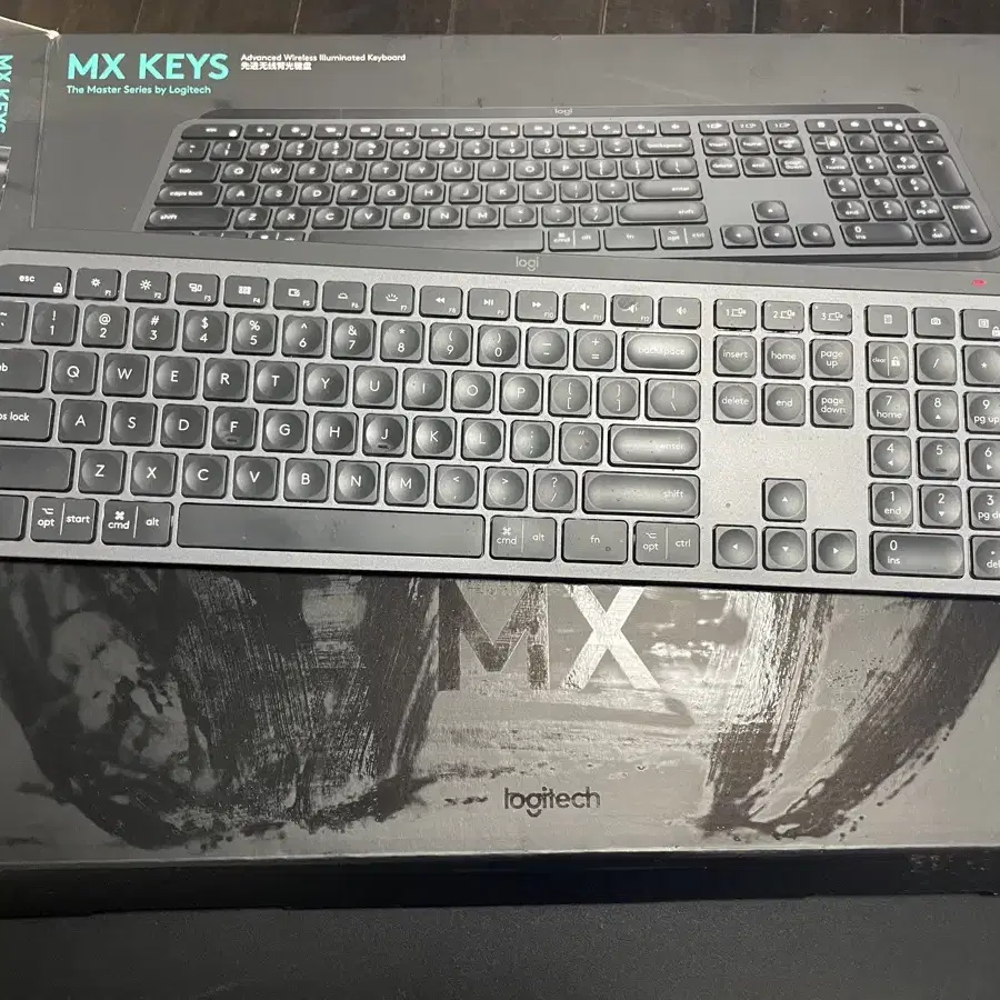 로지텍 MX Keys 팝니다