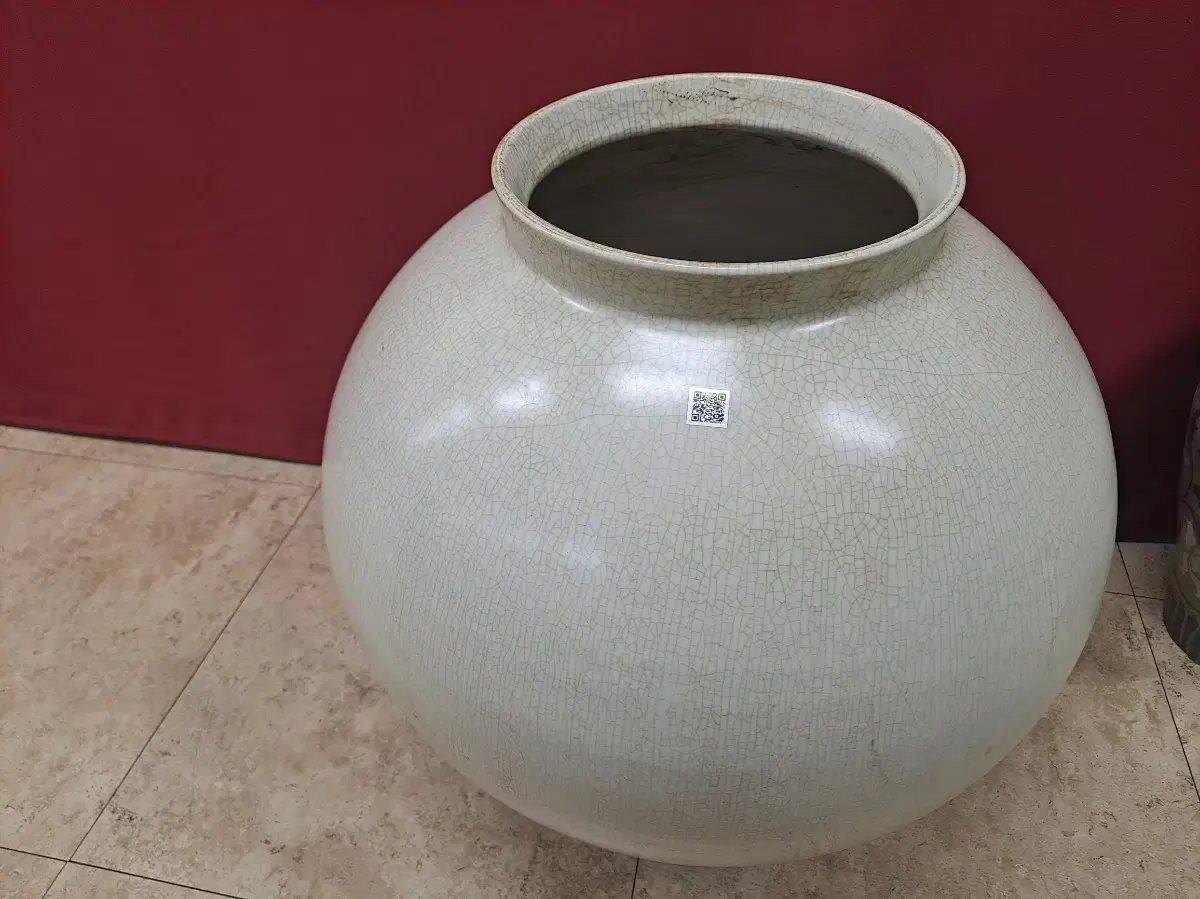 18세기 조선시대 달항아리 (양자검사합격=과학검사통과)