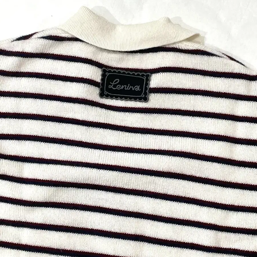 르니나 marche v neck collar stripe knit