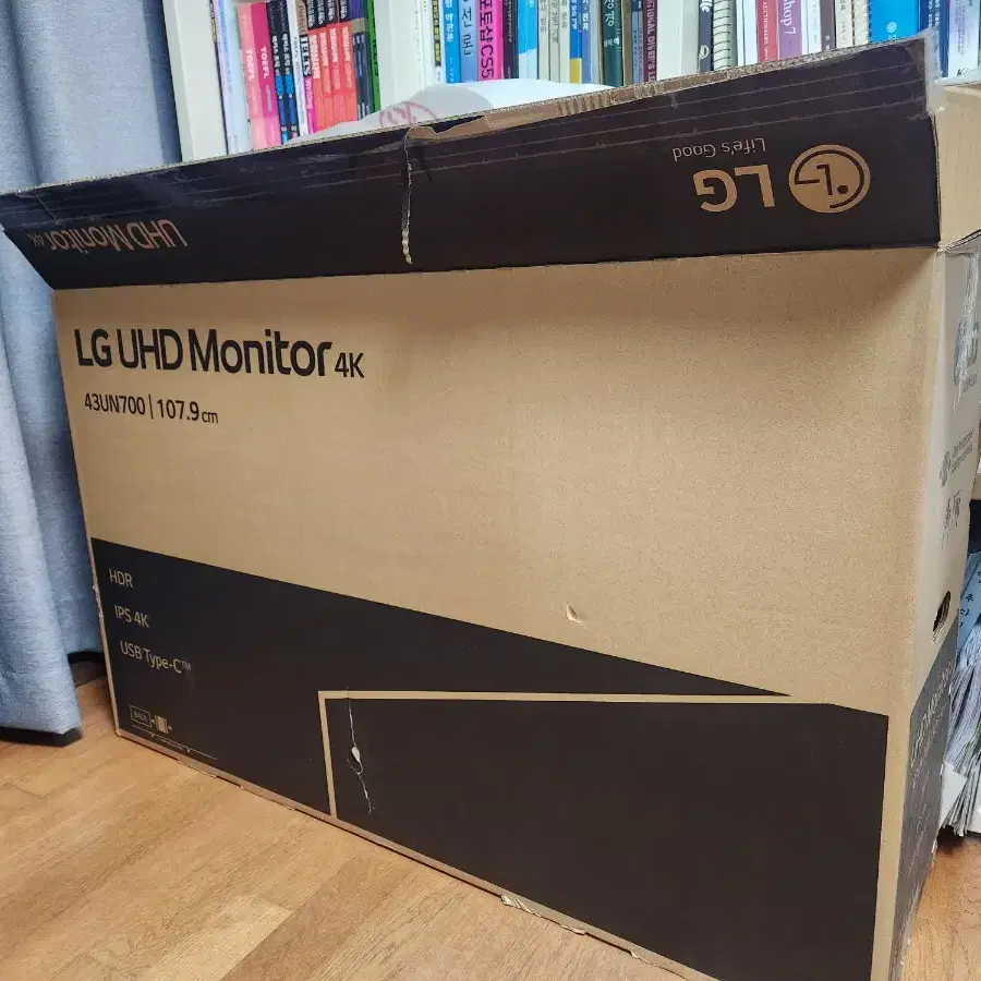 LG 43UN700 4K 모니터