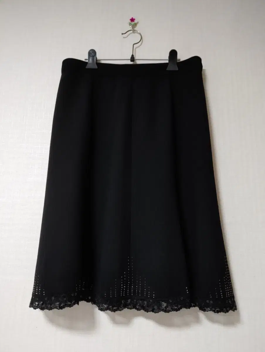 Flared skirt with a pretty hem, size 88