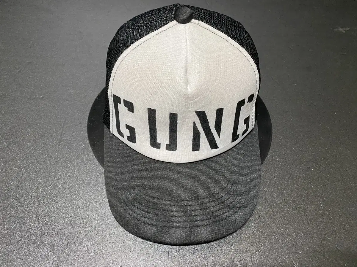 Gung vintage trucker cap