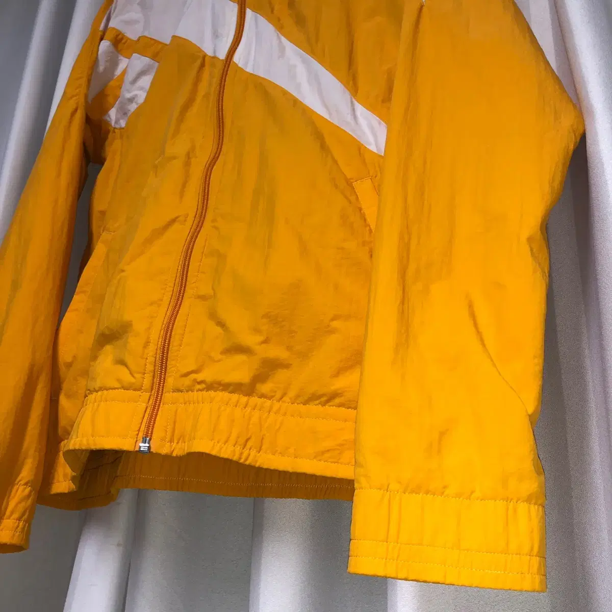 리복 클래식 바람막이 LF VECTOR TRACKTOP (L)