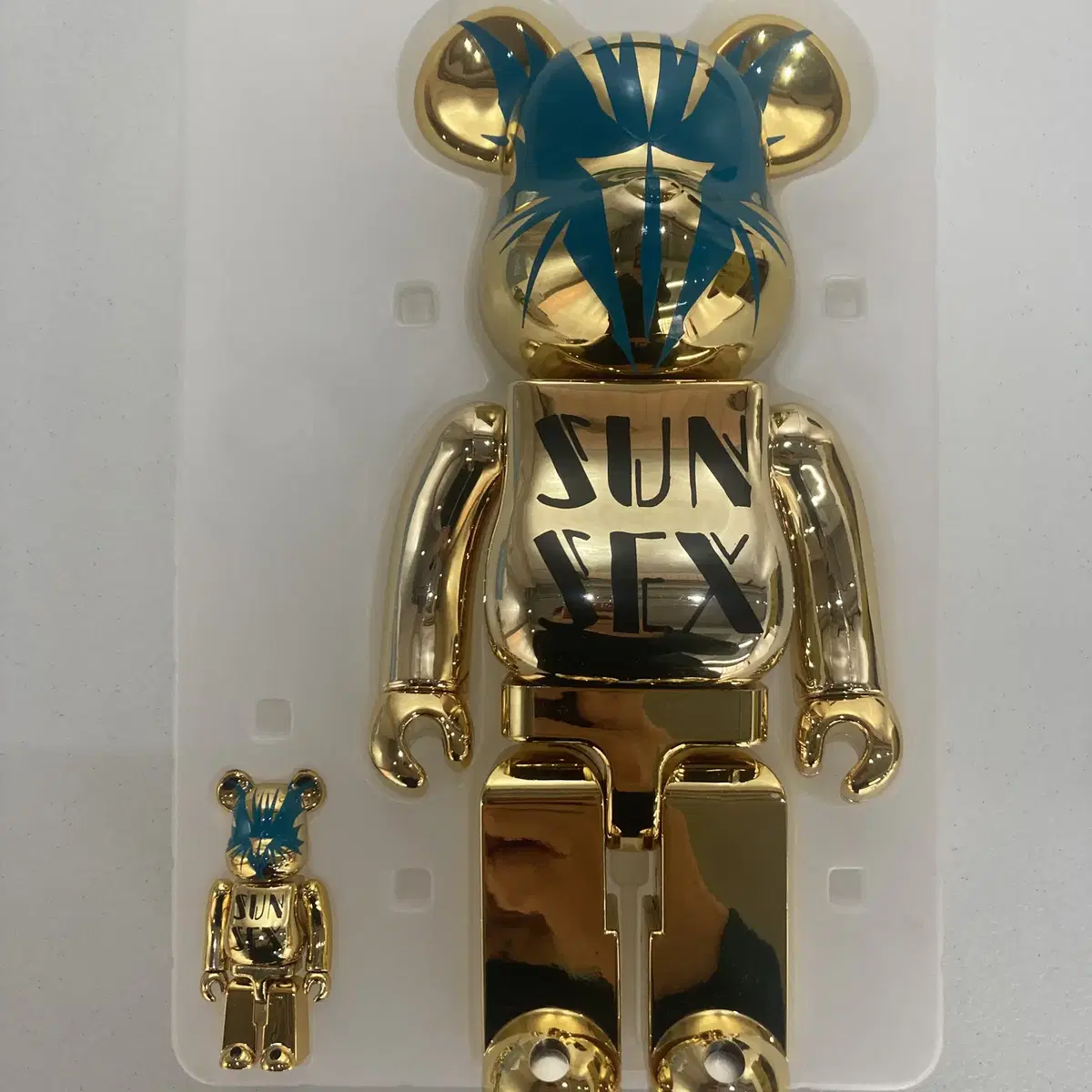 매드사키 한정판 베어브릭 400% Madsaki Bearbrick