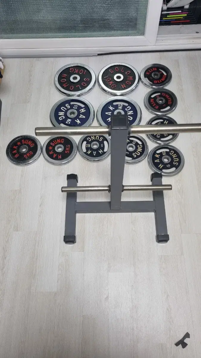 원판 80kg+거치대+바벨봉 2개 팝니다