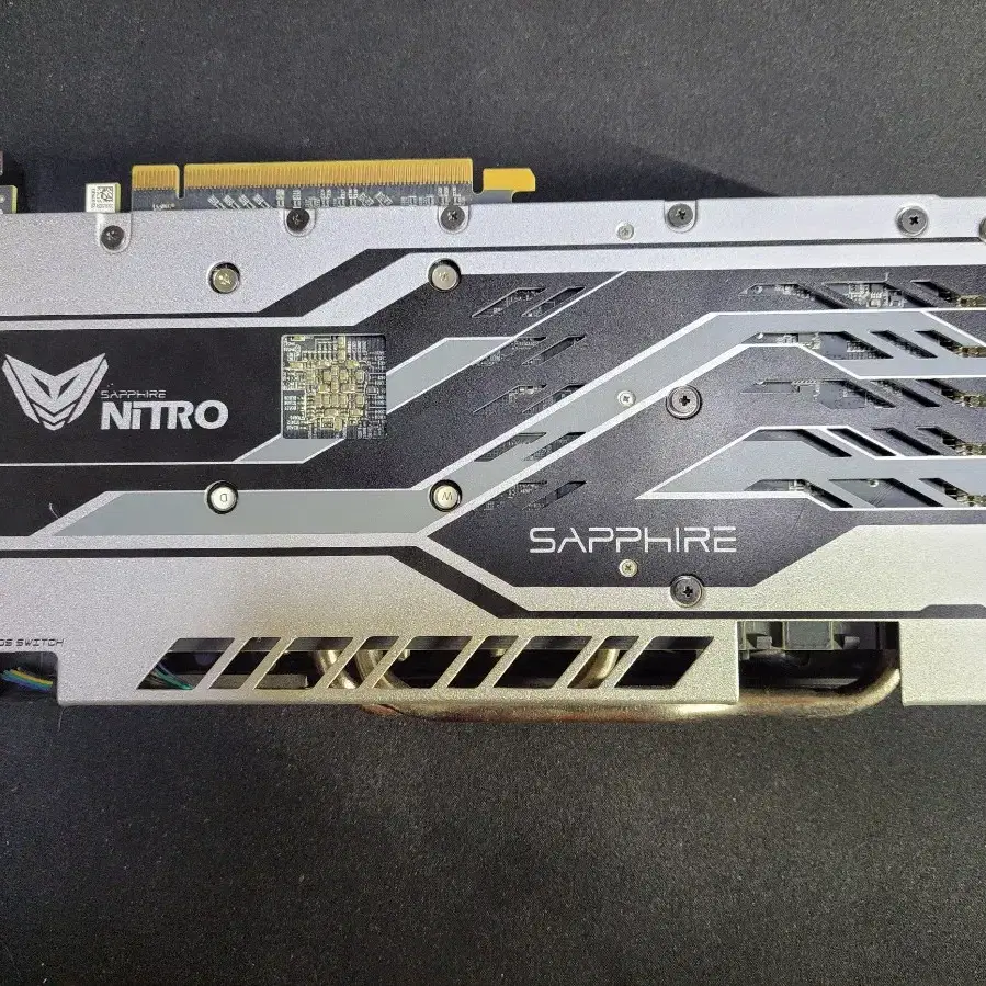 그래픽카드 SAPPHIRE NITRO RX580 8GB