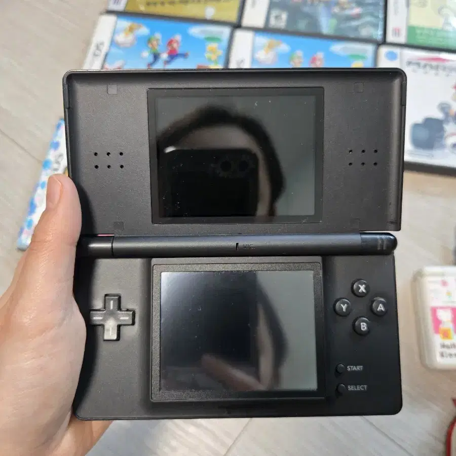 닌텐도 DS lite + 칩 10개 + 충전기 1개 일괄