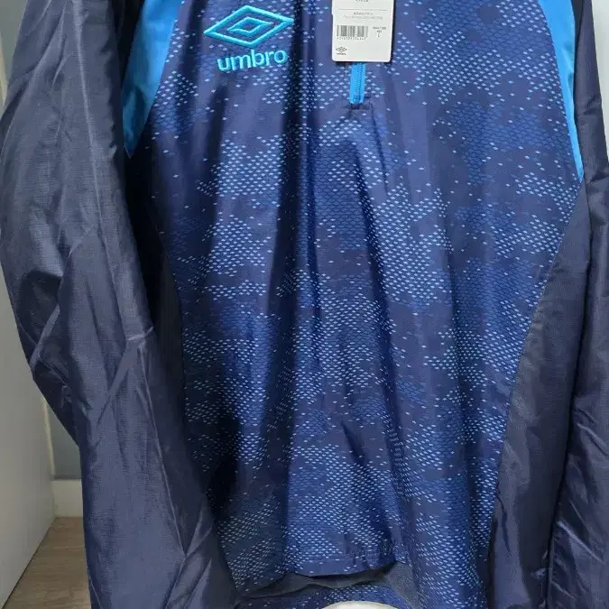 umbro 바람막이