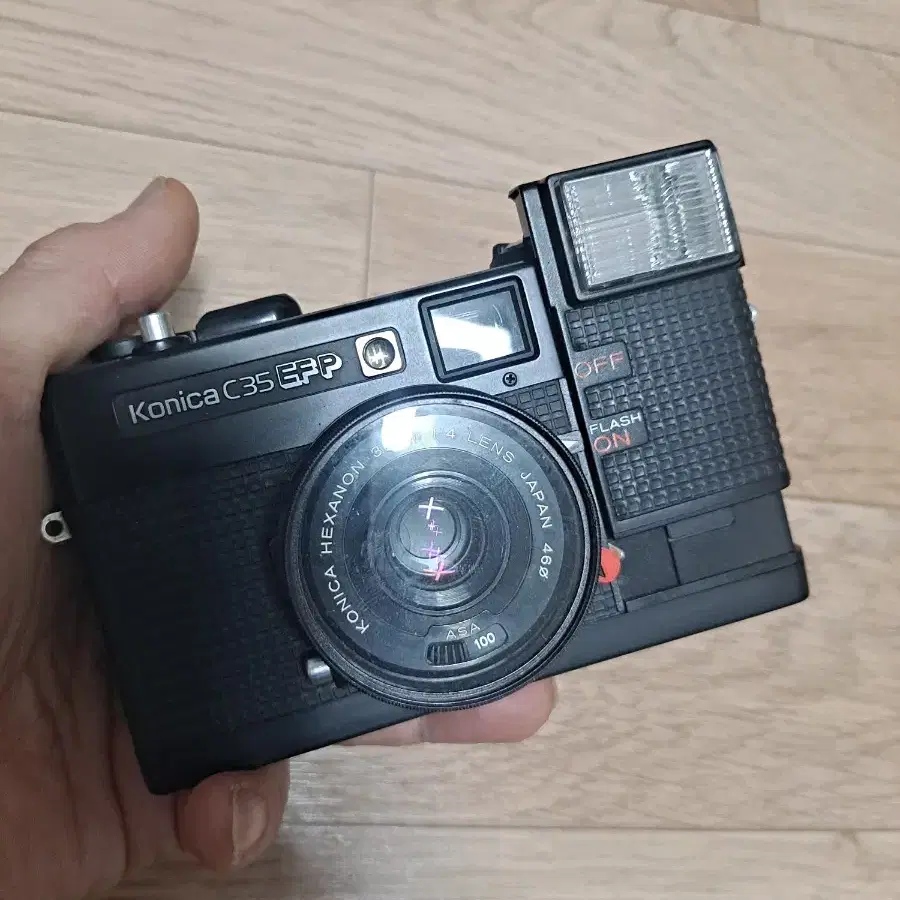 Konica C35EF-P (엔디워홀) 필름카메라판매합니다.