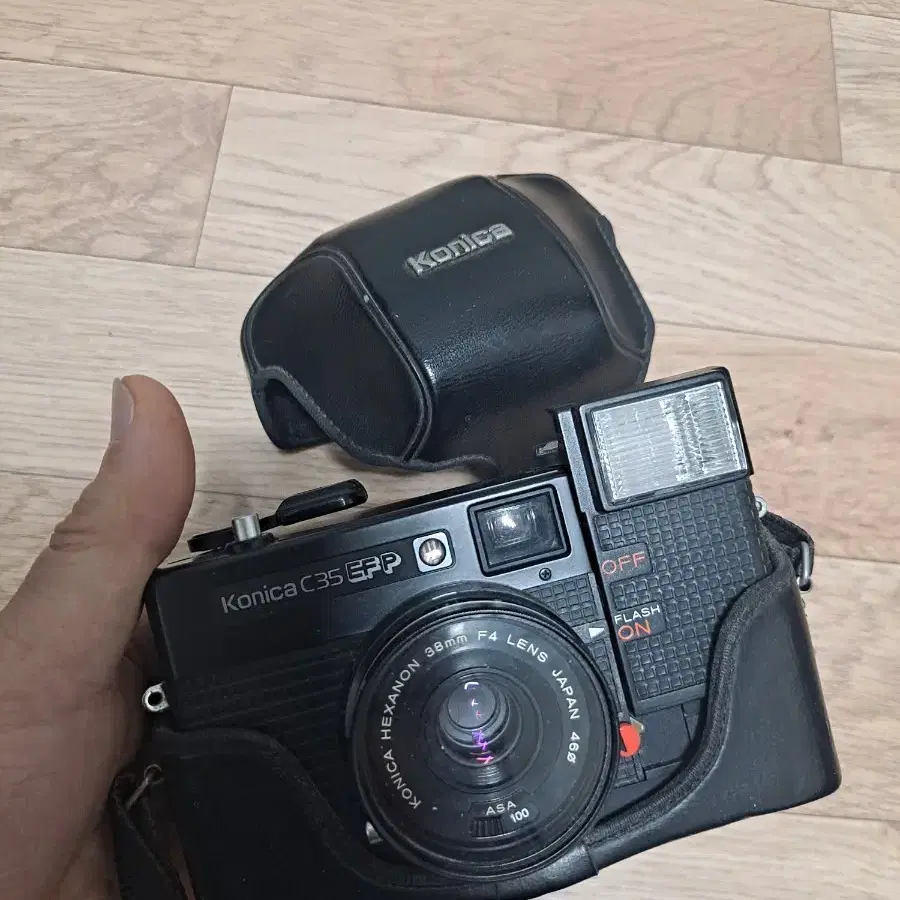 Konica C35EF-P (엔디워홀) 필름카메라판매합니다.