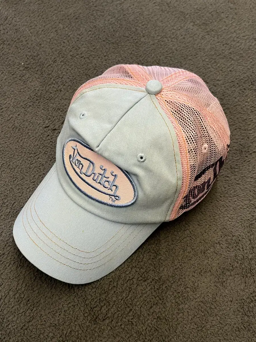 본더치(Von Dutch) 스카이블루핑크 매쉬캡