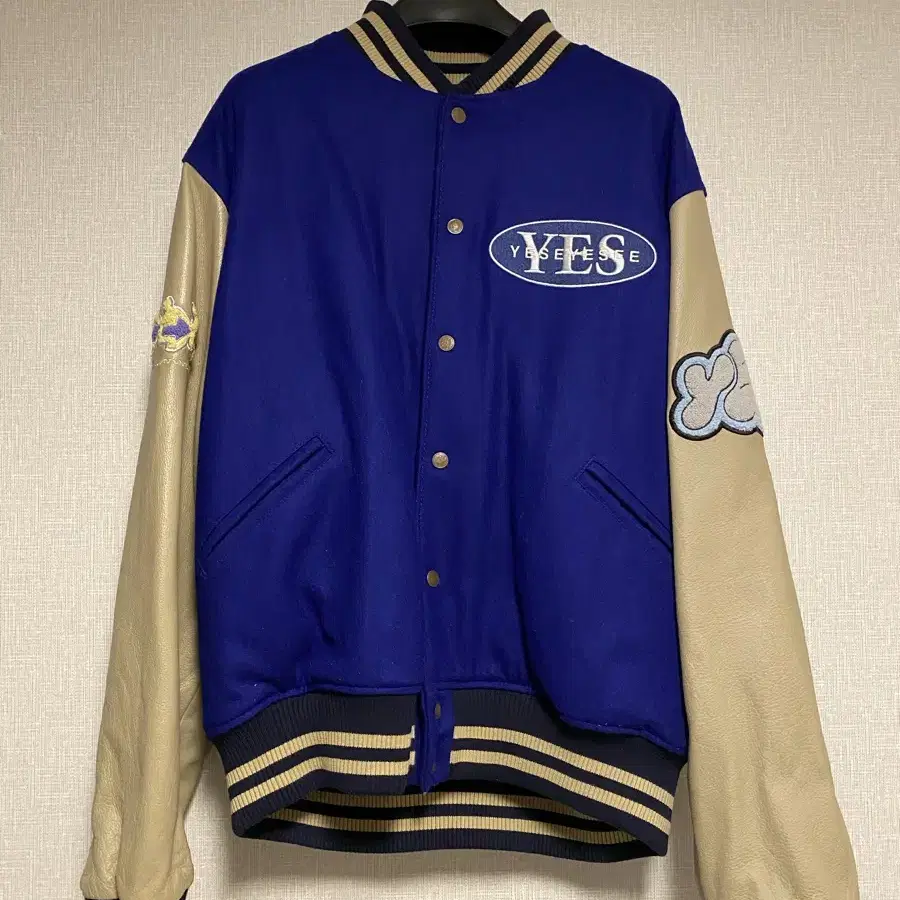 yeseyesee POKER VARSITY JACKET Navy