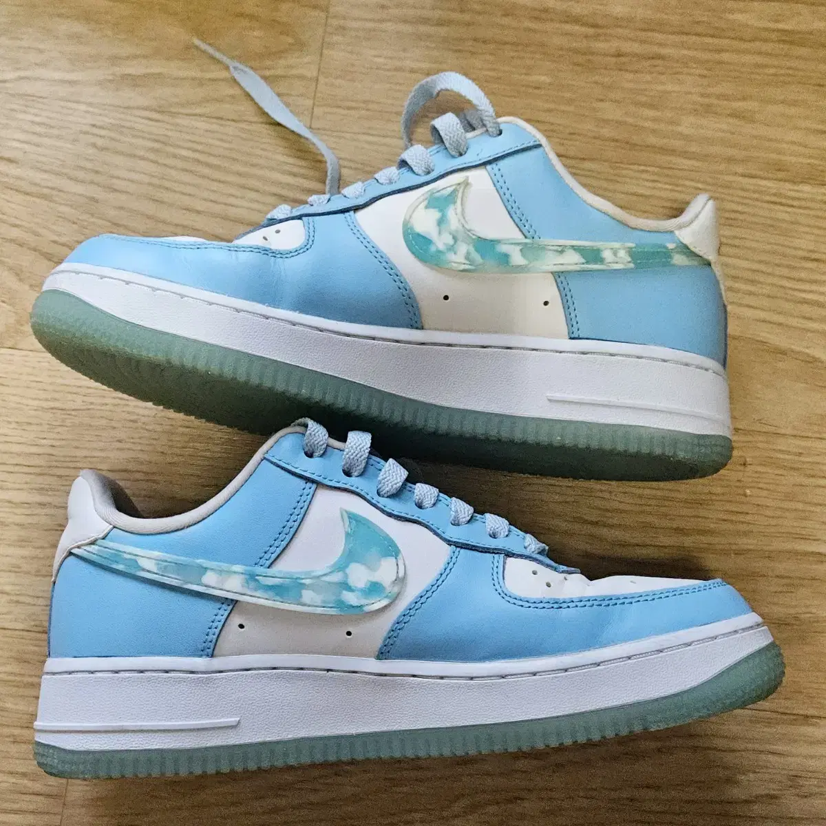 245 (W) Nike Air Force 1 '07 LX Celestine Blue