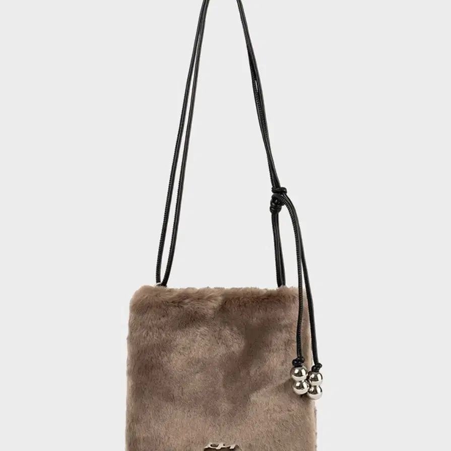 기호 퍼 크로스백 BERU BAG FUR ASH GREY