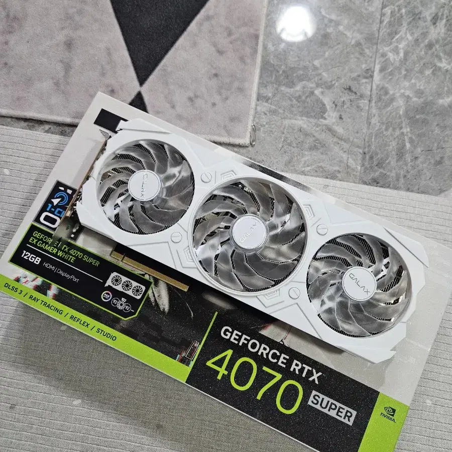 rtx4070super 화이트