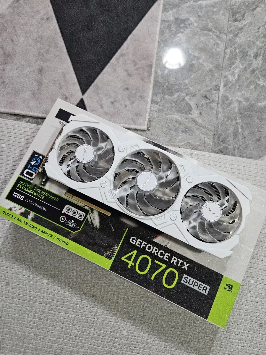 rtx4070super 화이트