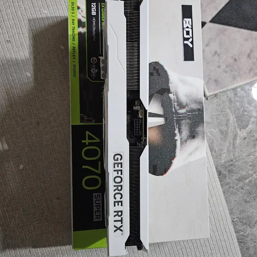 rtx4070super 화이트