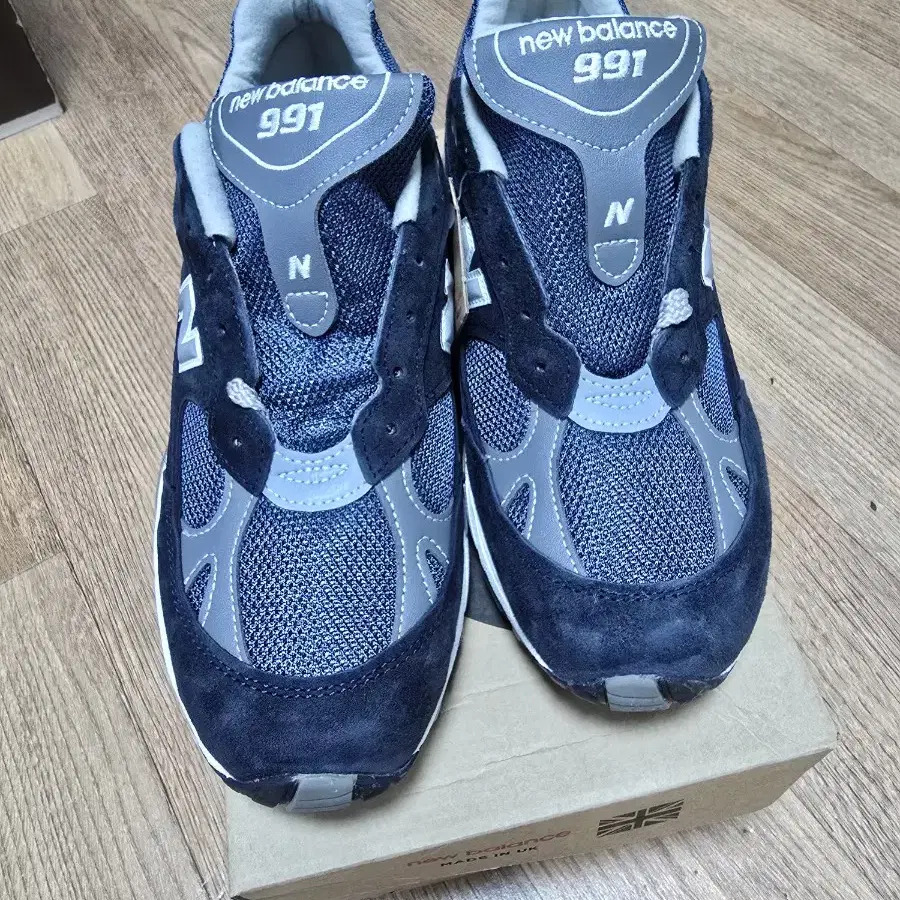 뉴발란스 991 made in UK navy 260 새상품