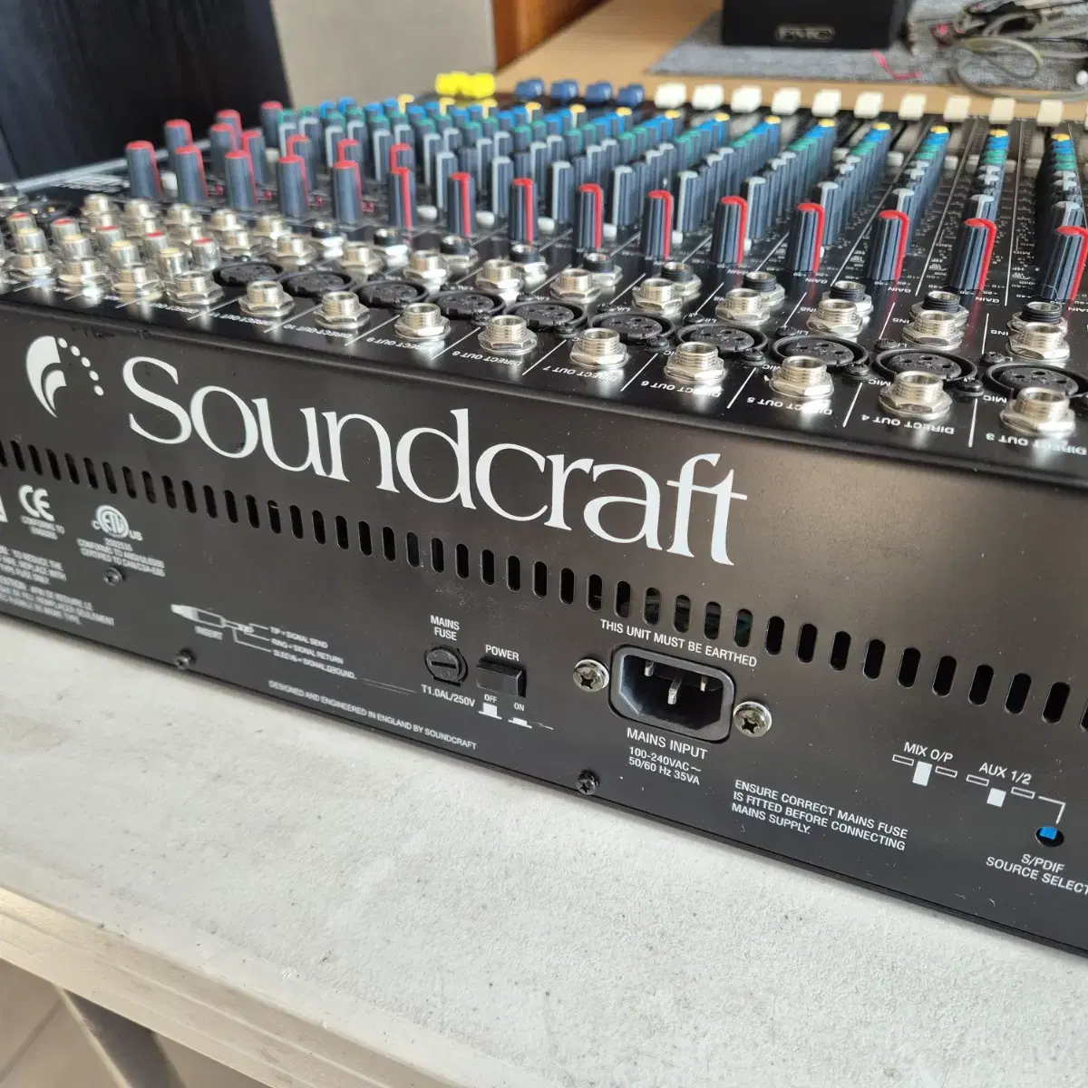 SOUNDCRAFT SPIRIT M12 믹서