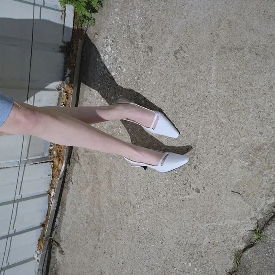 피에톤 pieton CARA sling-back pumps_white