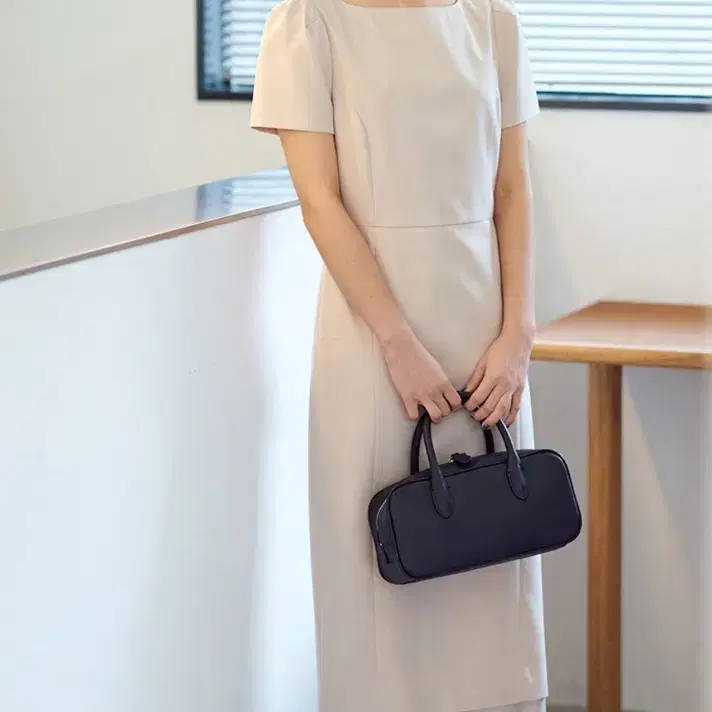 라메레이 See-through Boat Neck Dress