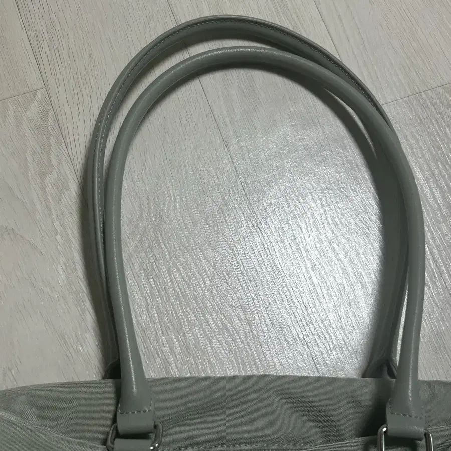 마뗑킴 가방 SPORTY TOTE BAG IN LIGHT KHAKI