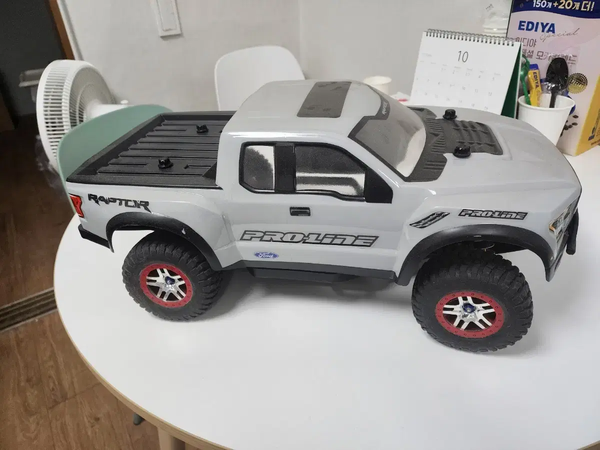 RC 트랙사스 슬래쉬 4x4