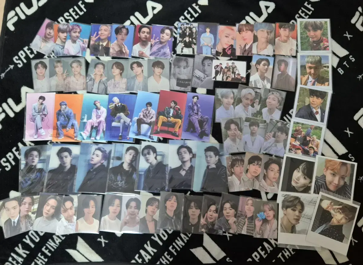 Bulk transfer of 70 official bangtan photocards