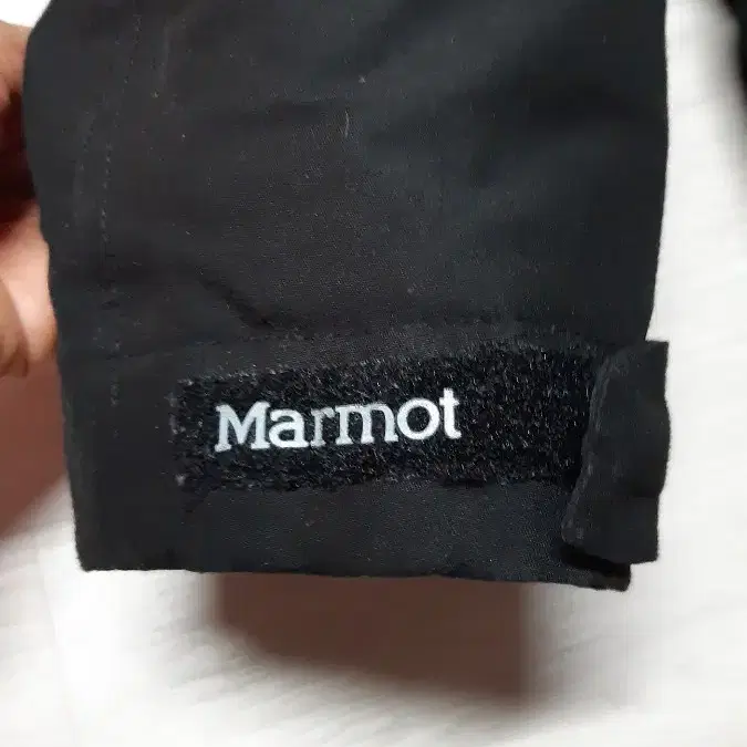 marmot 남성 너구리퍼 후드탈부착 구스다운 패딩 사이즈 90