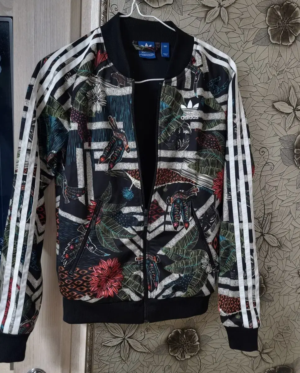 Unused)) adidas zip-up 44~55