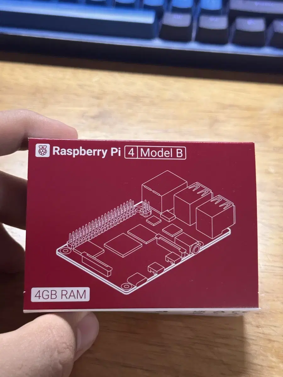 라즈베리파이 4 4기가램 판매합니다.
