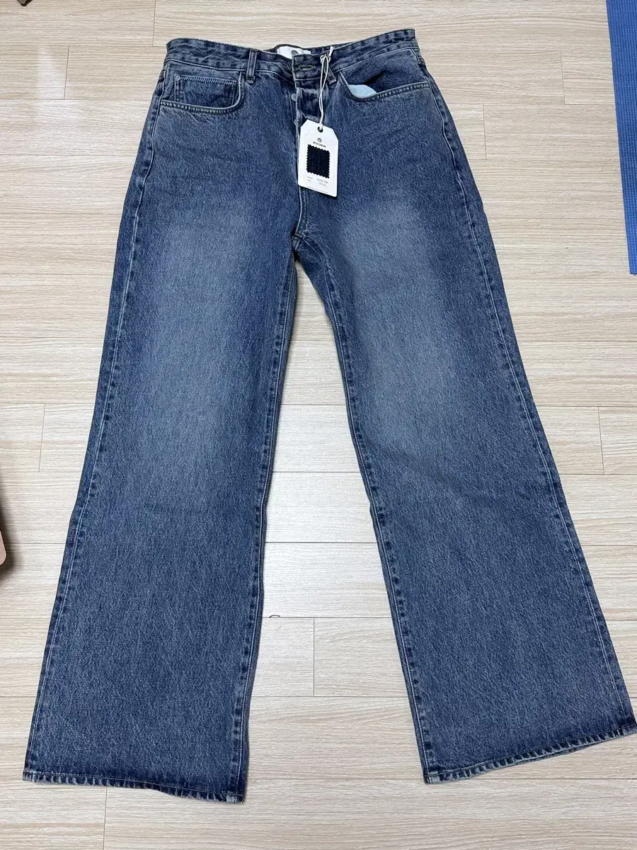 New)) Woodman Wide Denim Size 2