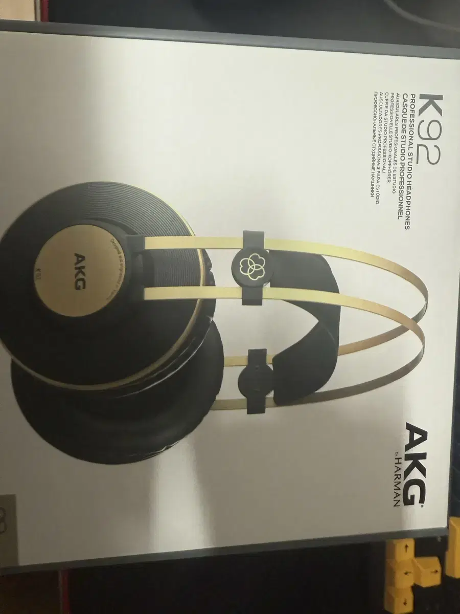 AKG K92 헤드폰