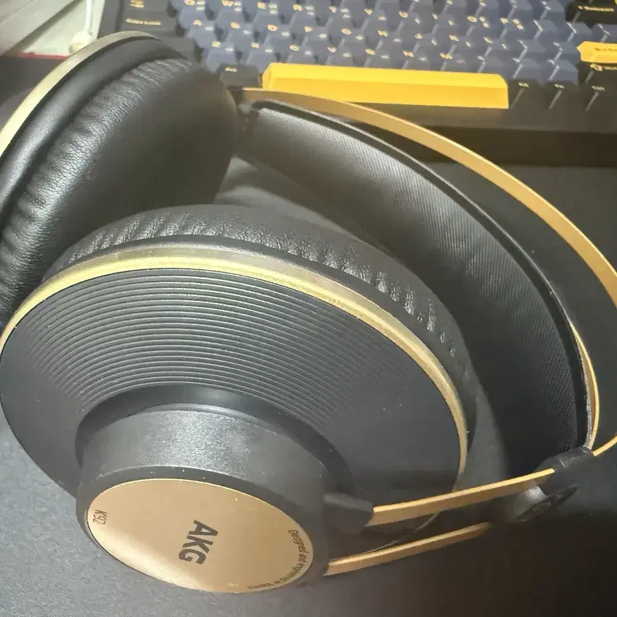 AKG K92 헤드폰