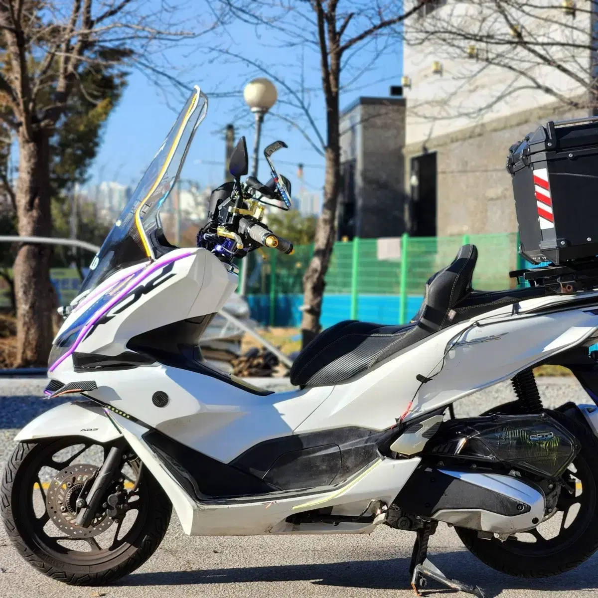 PCX125 21년식 2만7천km 튜닝차량 배달셋팅 판매합니다.