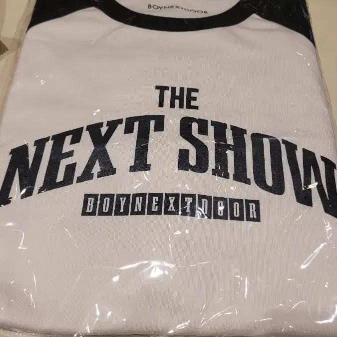 BOYNEXTDOOR no genre ポップアップ Tシャツ Lサイズ BOYNEXTDOOR - BOYNEXTDOOR Tシャツ の通販 by AYA's shop