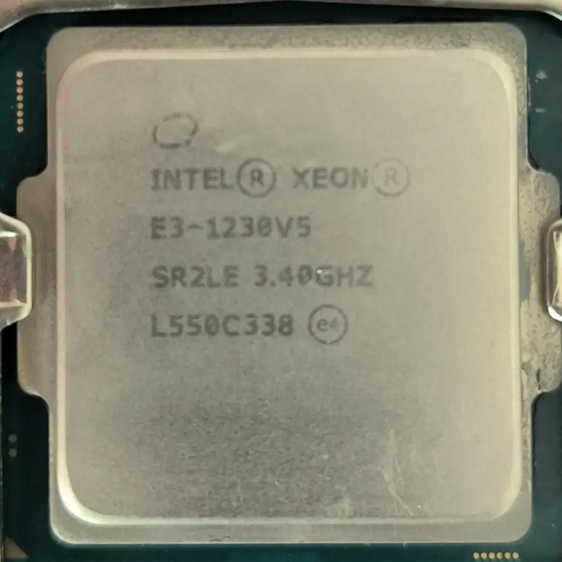 인텔 Xeon E3-1230 v5