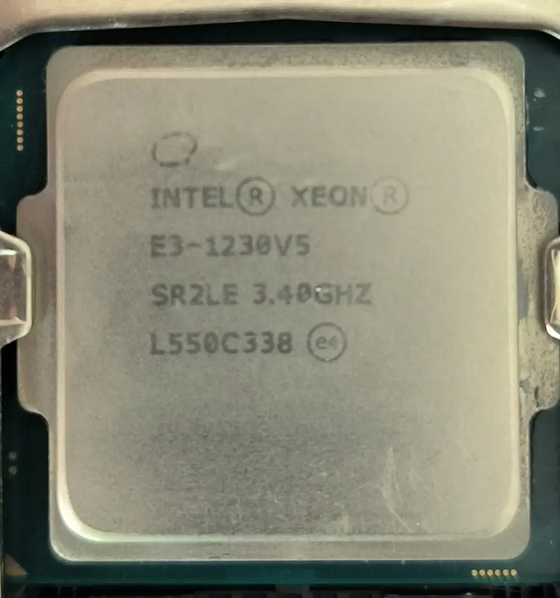 인텔 Xeon E3-1230 v5