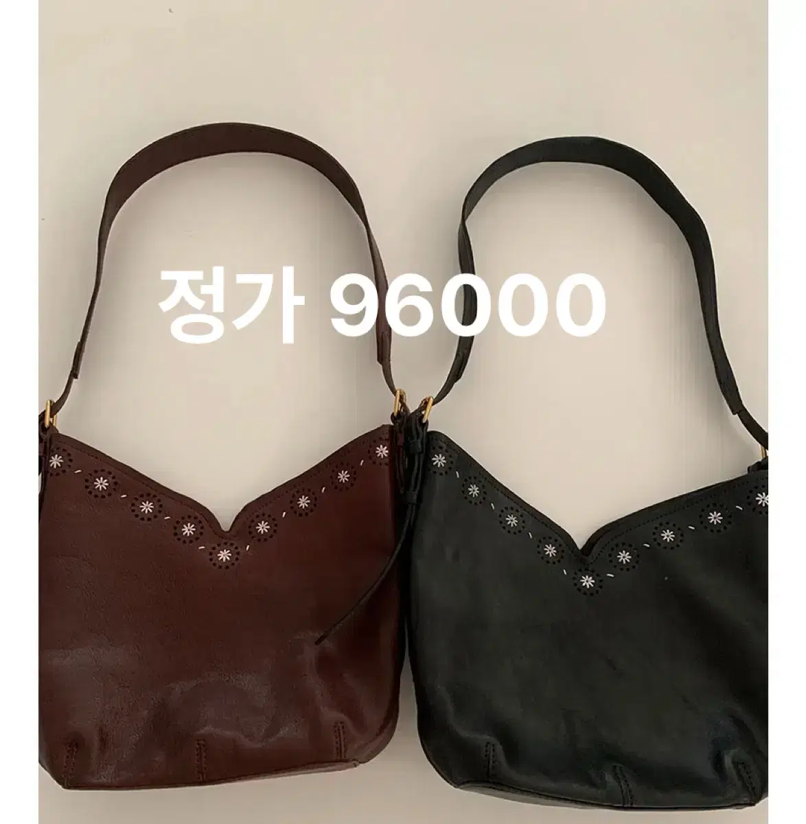 원가 9만원대 바이주베리 소가죽 가방