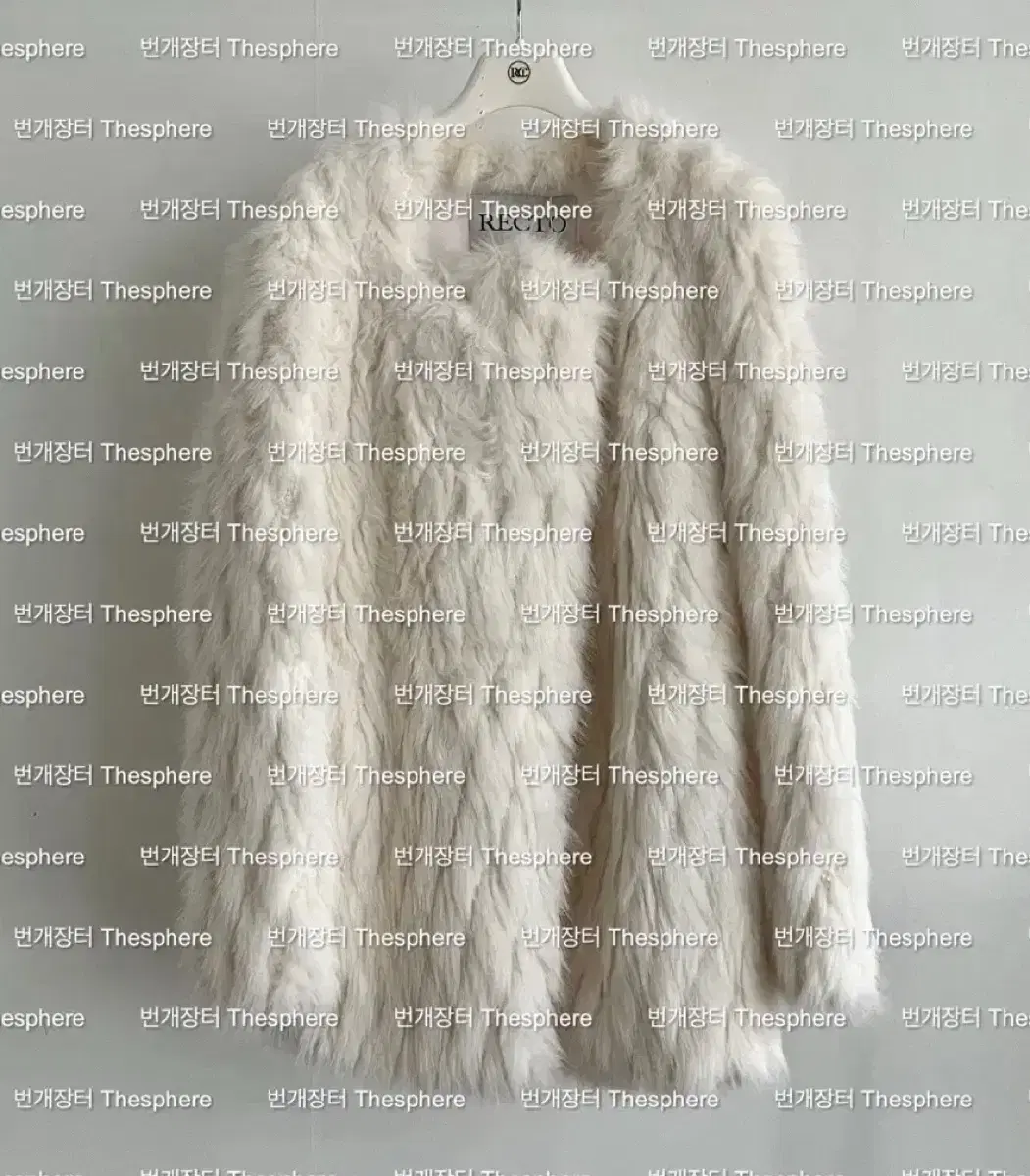 Recto 24FW Fox Fur Jacket Ivory