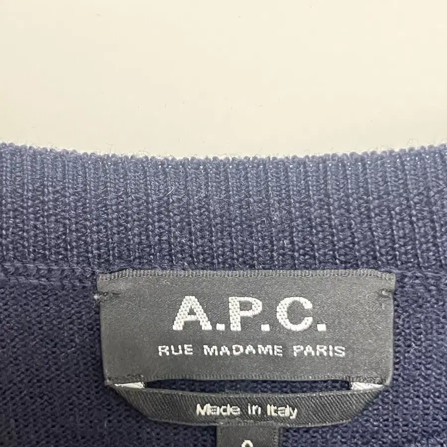 A.p.c. Pull savannah navy 아페쎄 메리노 니트