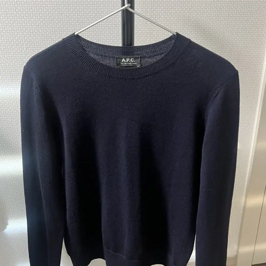 A.p.c. Pull savannah navy 아페쎄 메리노 니트