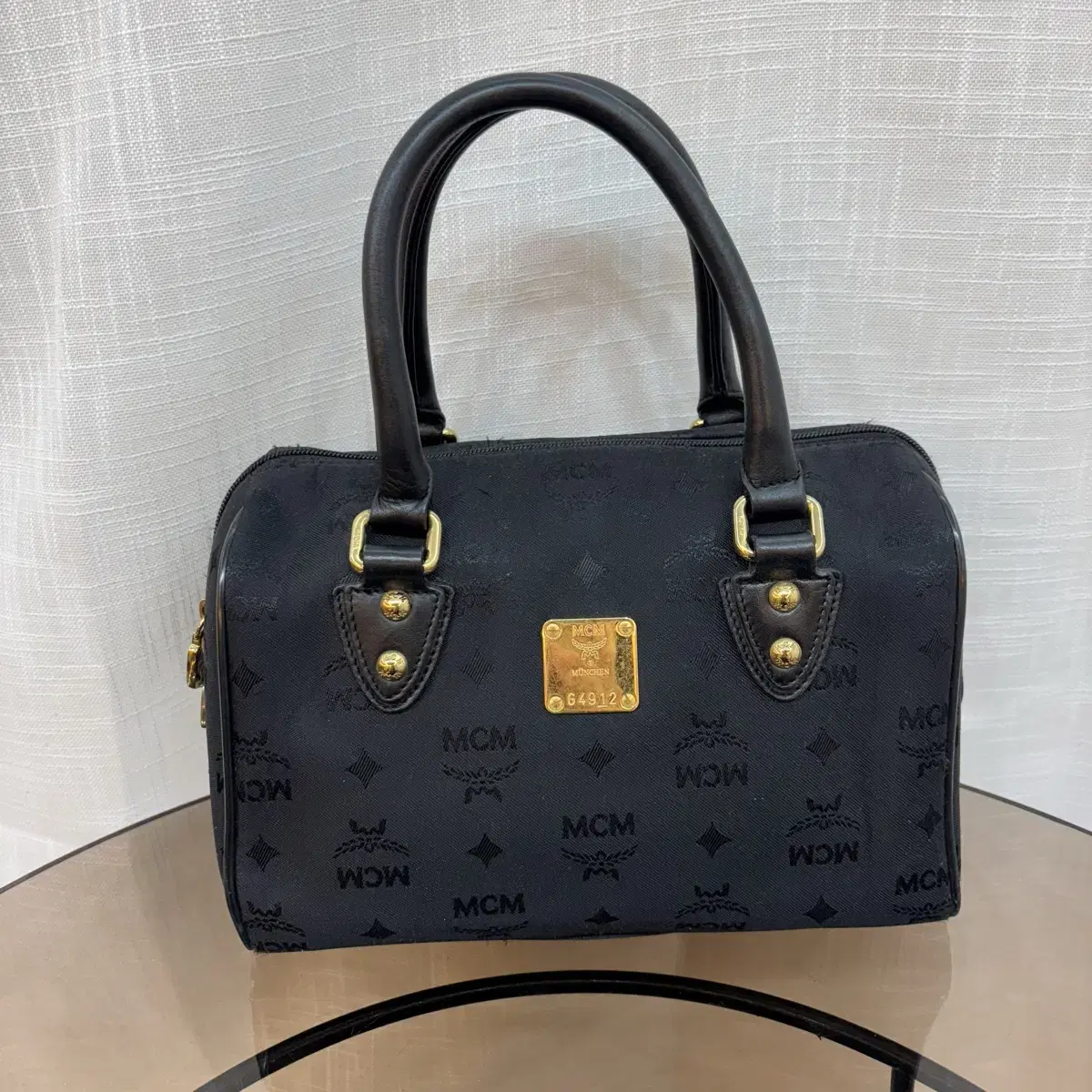 정품 MCM 블랙 토트백