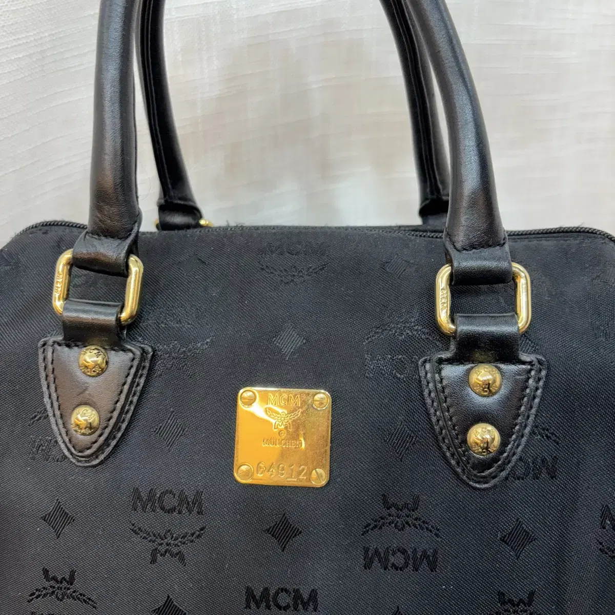 정품 MCM 블랙 토트백