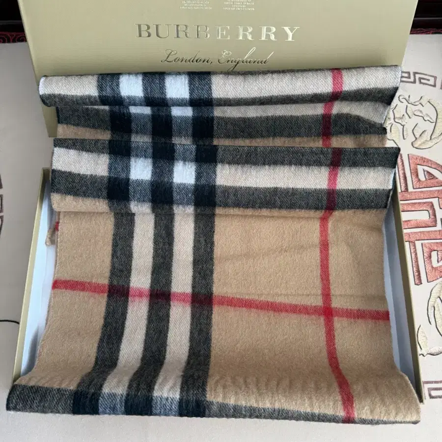 burberry 남녀 캐시미어 머플러 (새로 나온)