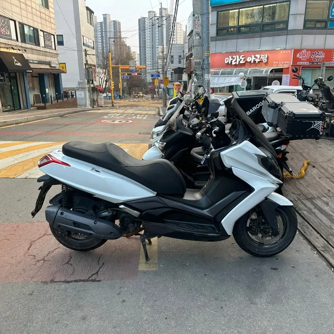 다운타운 st 125i 17년식 팝니다.