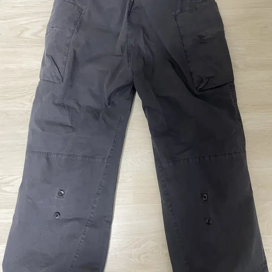 해칭룸/ Big Cargo Pants Faded Black/3