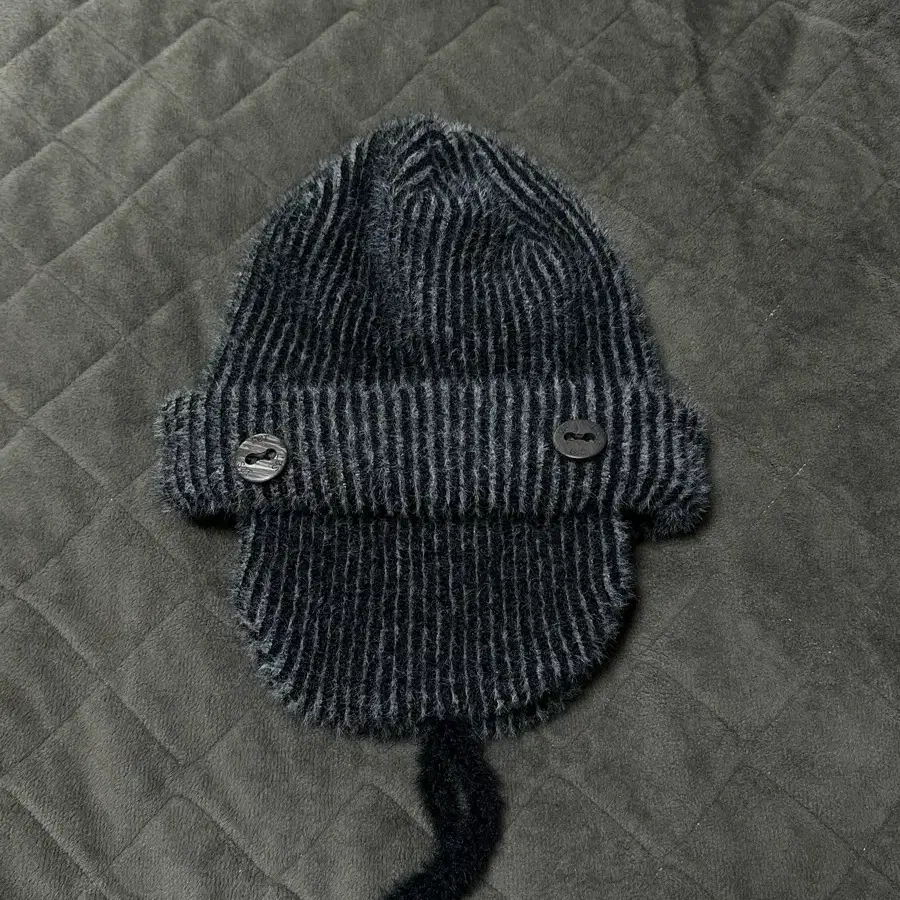 쎄쎄쎄 비니 2-WAY EARFLAP BEANIE BLACK