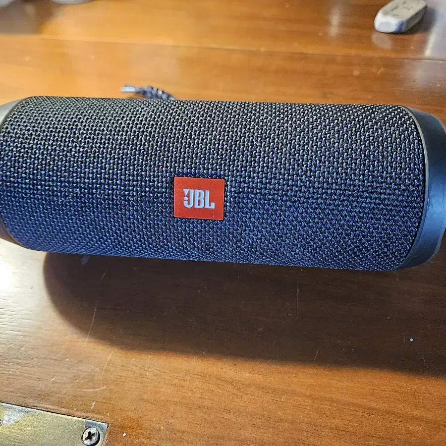 JBL flip4