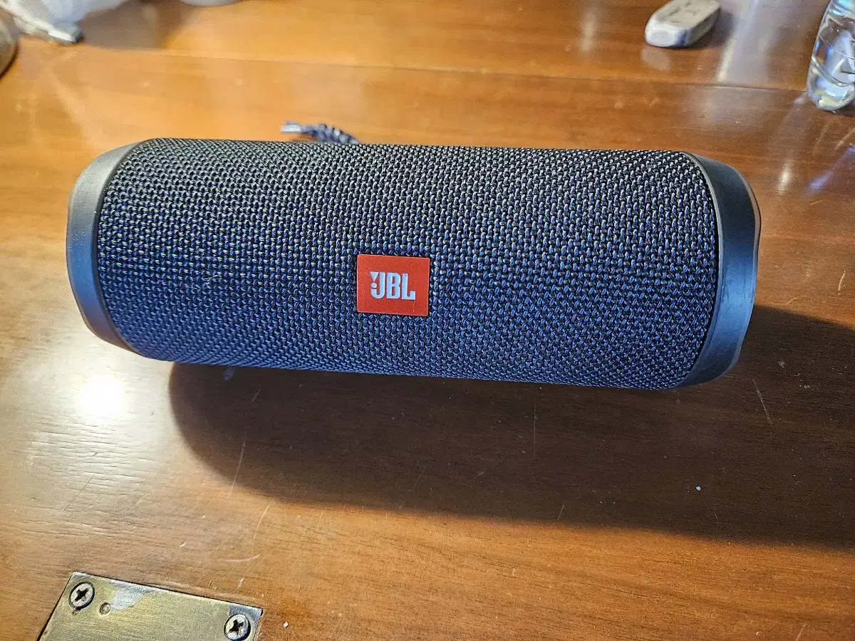 JBL flip4